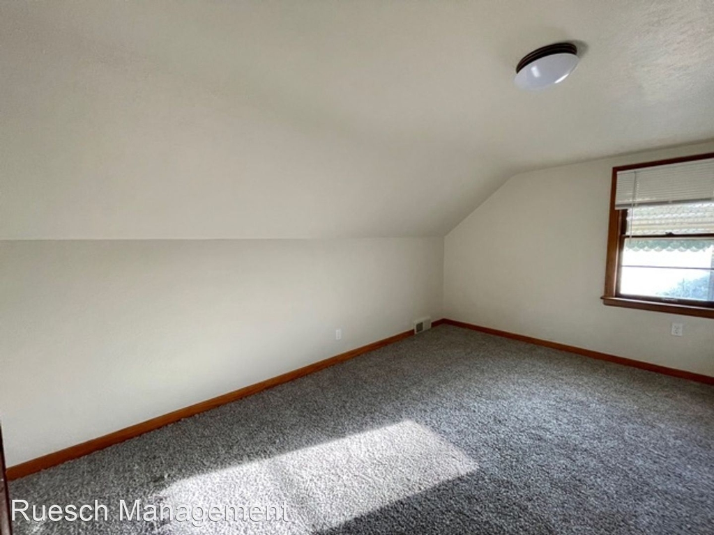 2305 Velp Ave - Photo 4