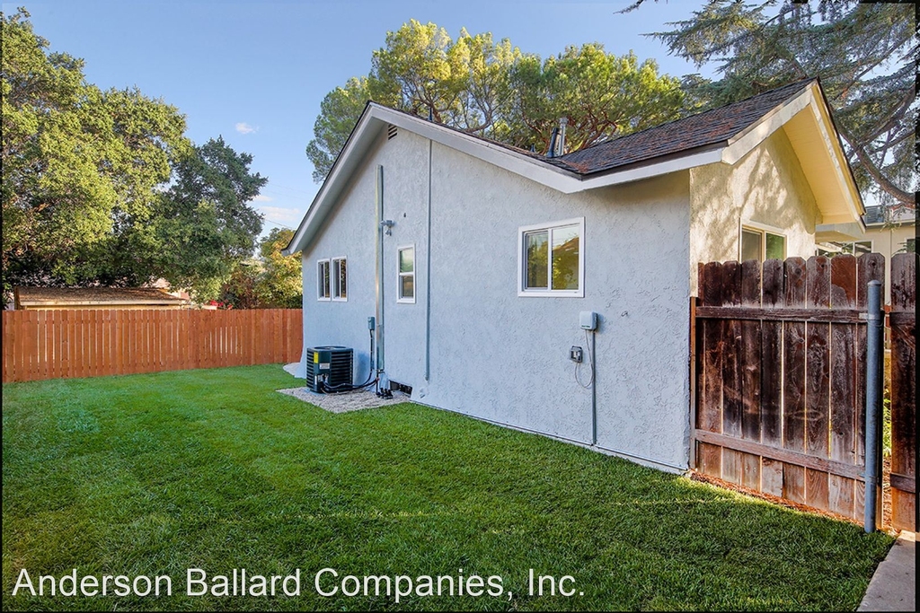 2123 Glenada Ave - Photo 19