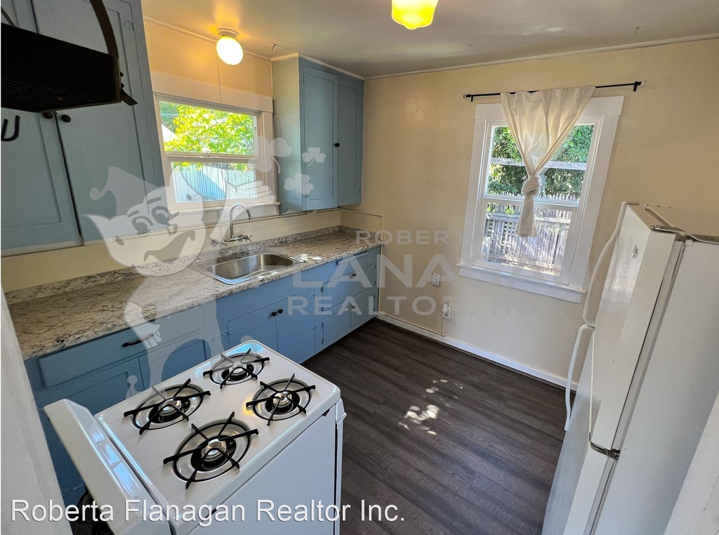 2619 K Street - Photo 12