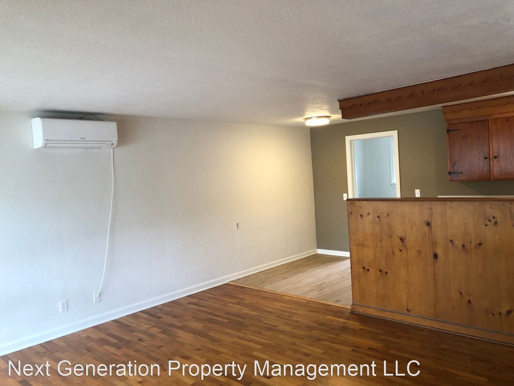 1215 Coburg Rd. - Photo 2