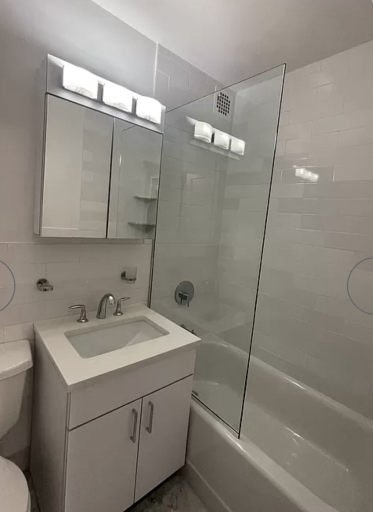 146 East 16th Street - Photo 2