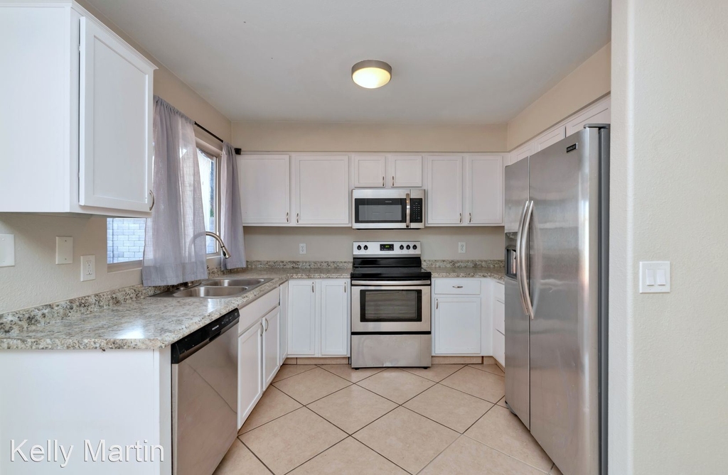 4738 W Charleston Avenue - Photo 1