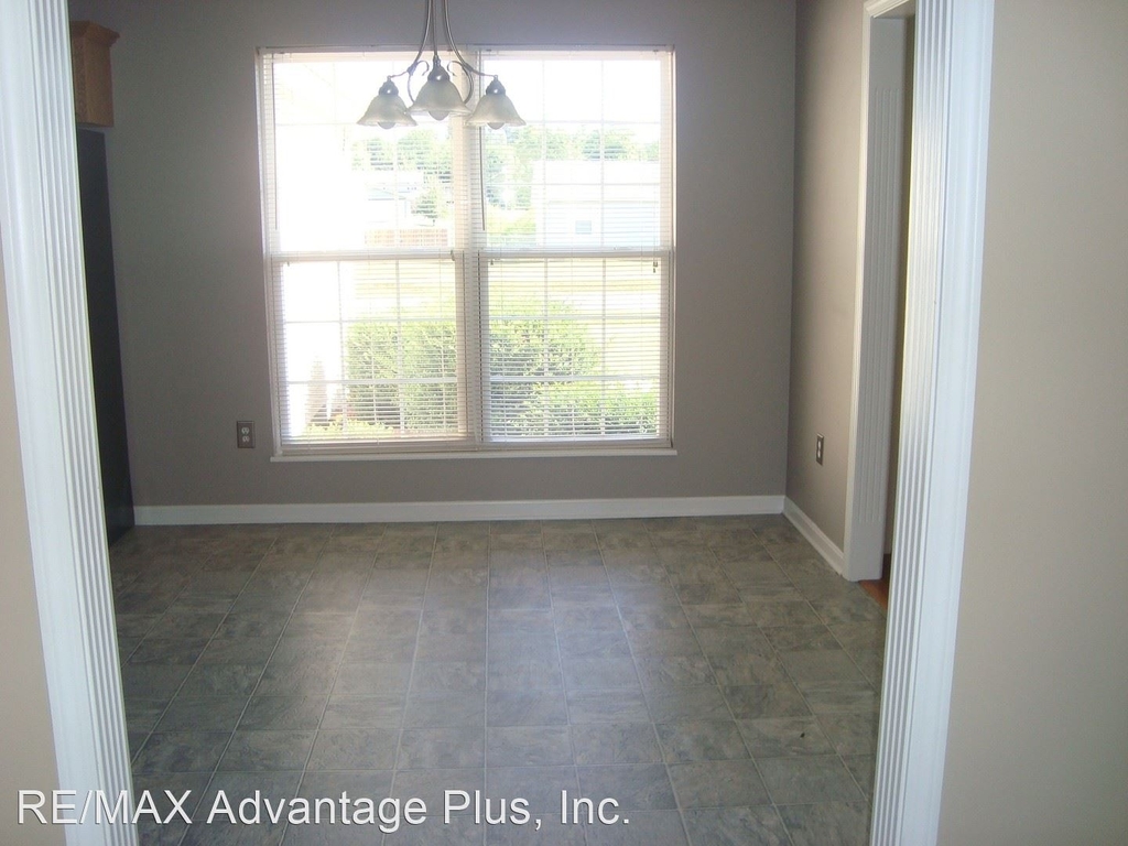 387 Valley View - Photo 3