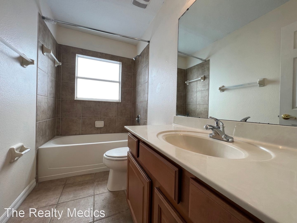 14001 Sapphire Bay Cir - Photo 24