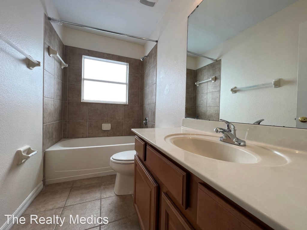 14001 Sapphire Bay Cir - Photo 25