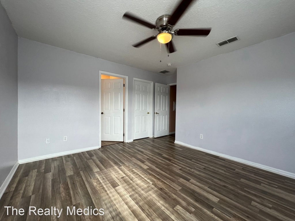 14001 Sapphire Bay Cir - Photo 18