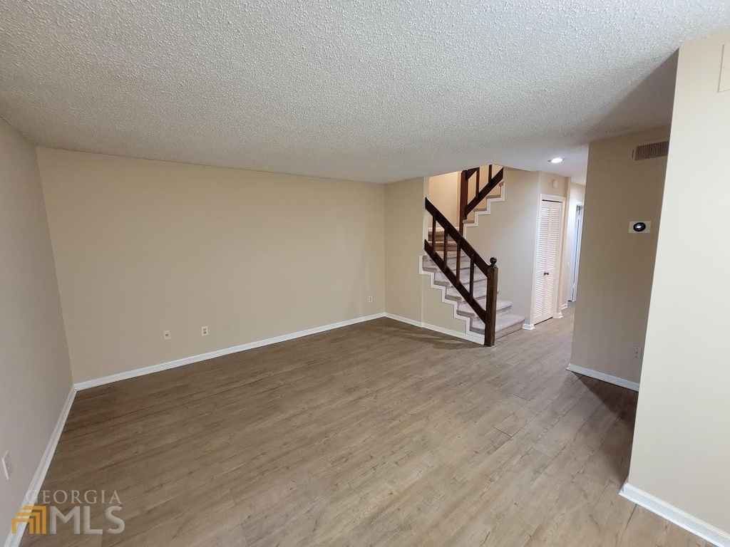 33 Cobblestone Creek - Photo 6