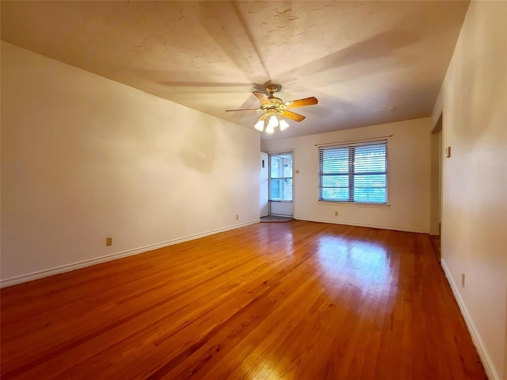 11308 Wyatt Street - Photo 2