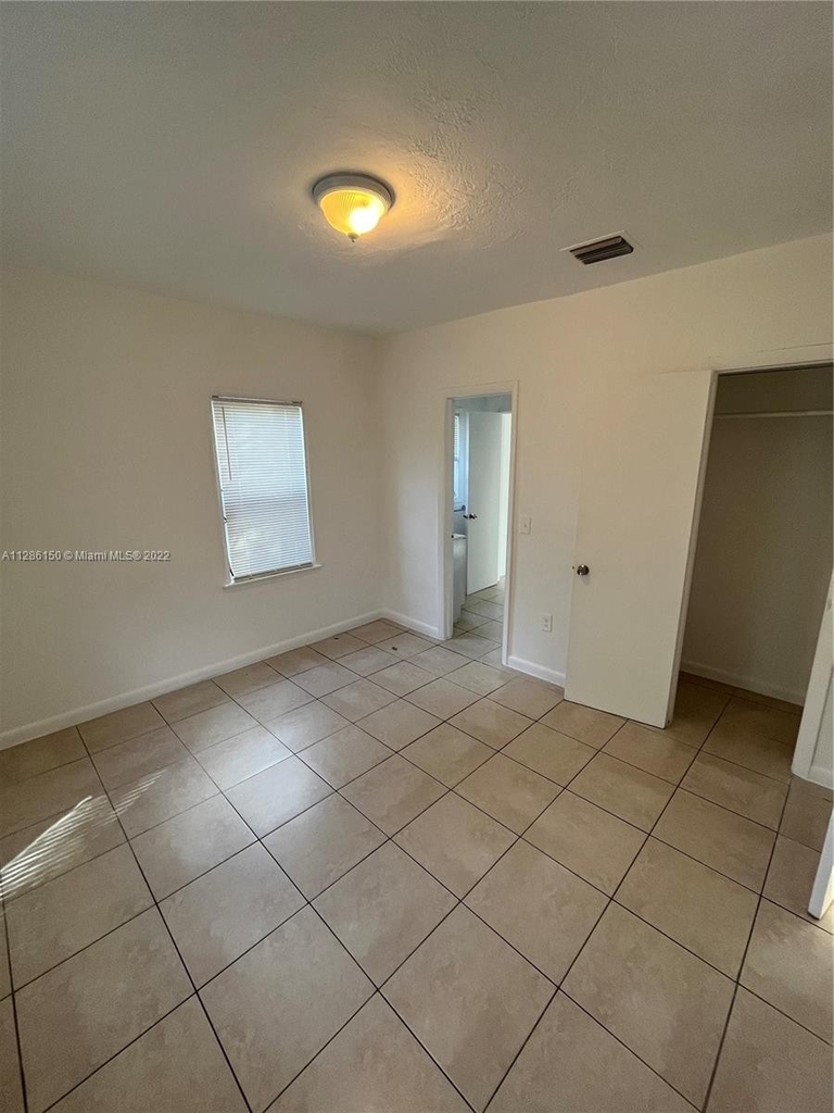 5619 N Miami Ave - Photo 9