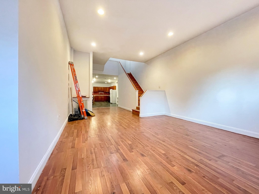 1125 Wallace Street - Photo 1