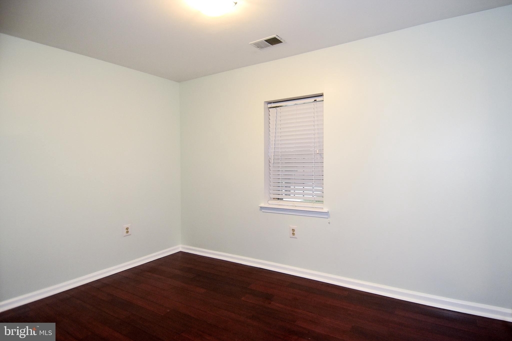 1210 Perry Street Ne - Photo 5