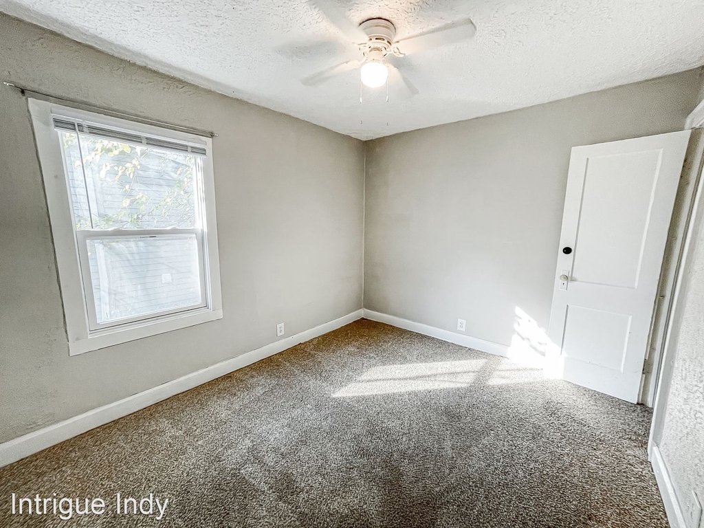 2230 Woodlawn Ave - Photo 8