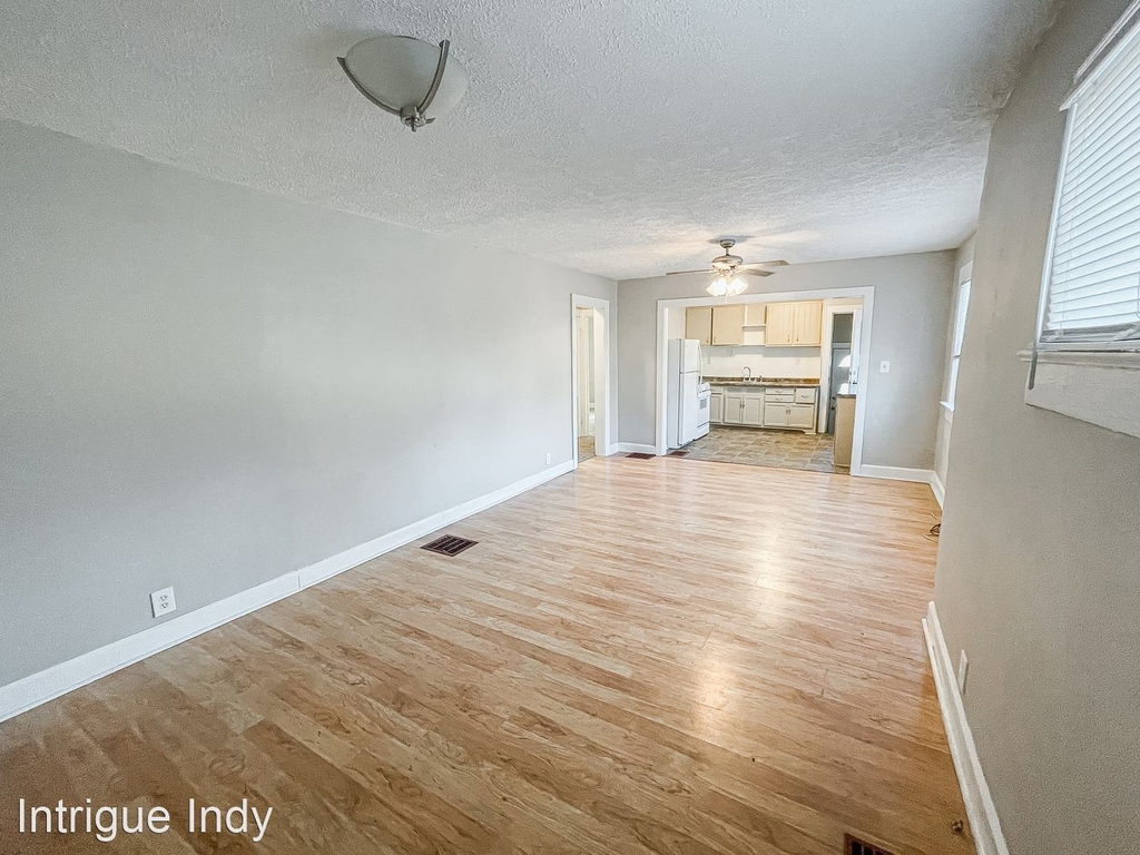 2230 Woodlawn Ave - Photo 4