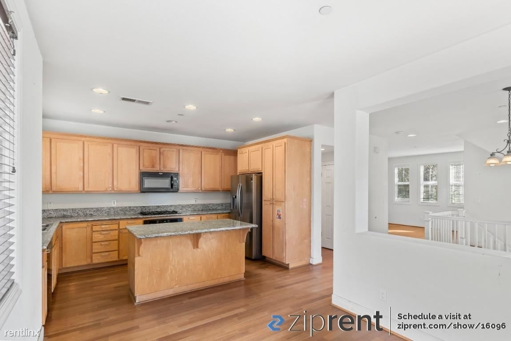 514 Suez Terrace - Photo 10