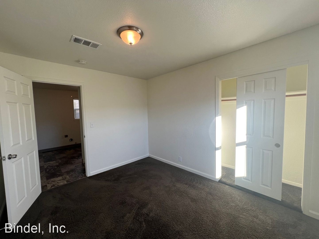 2660, 2676, 2690 Campton Heights Dr - Photo 17