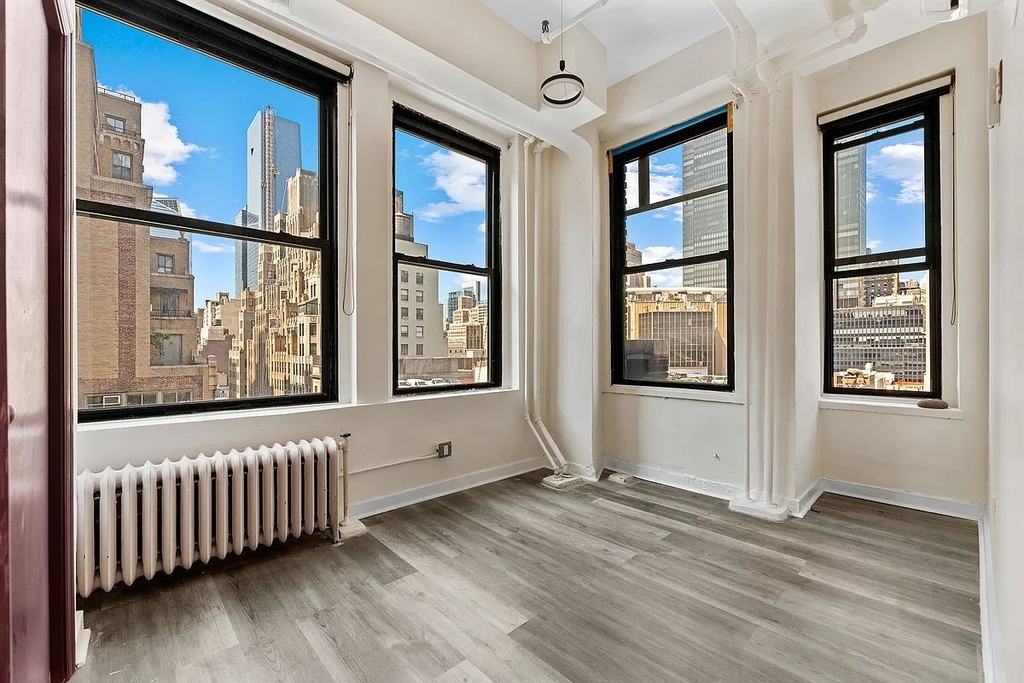214 West 30th Street - Photo 11