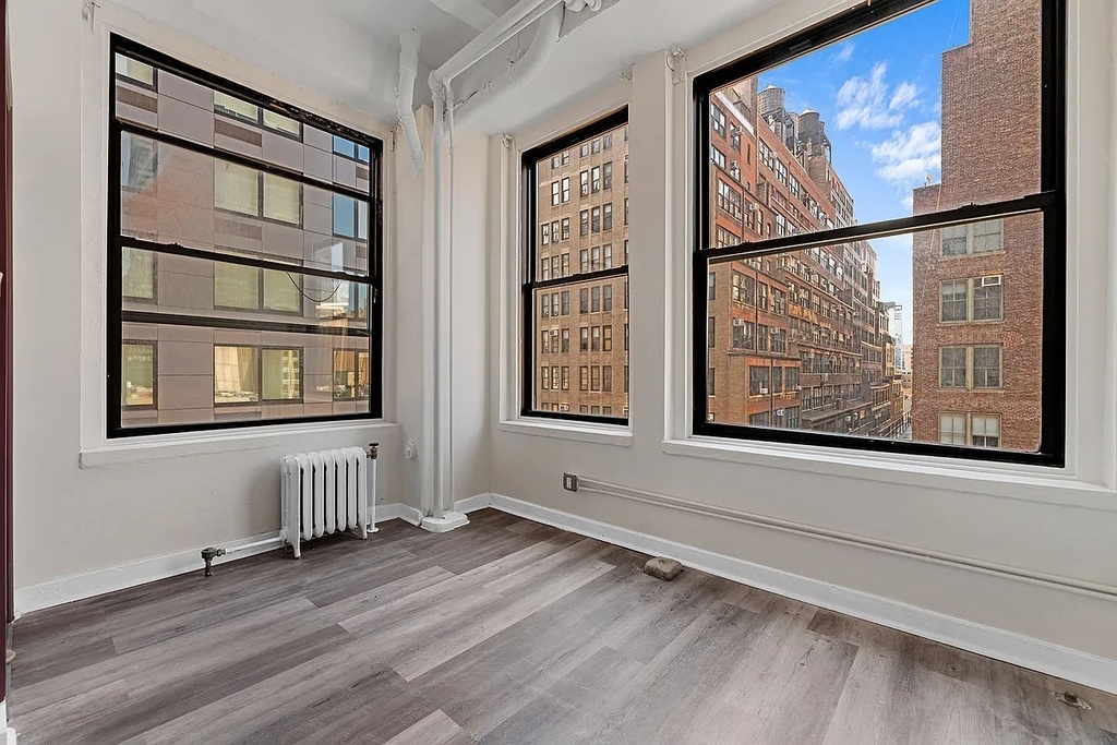 214 West 30th Street - Photo 2