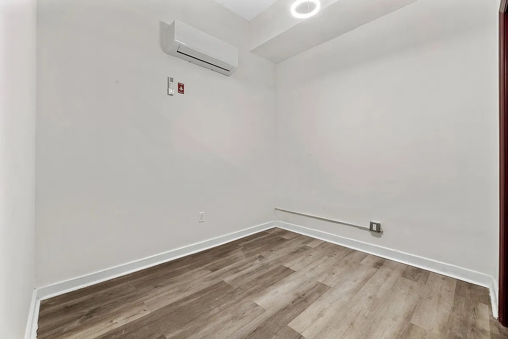 214 West 30th Street - Photo 14