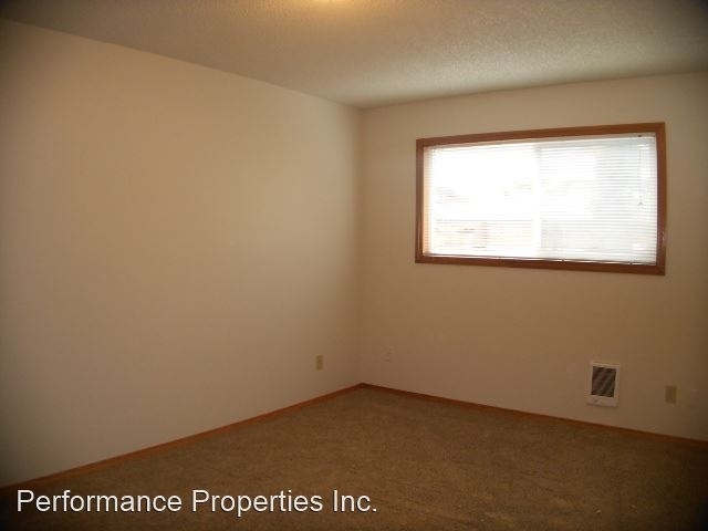 2205 - 2213 Ne 46th Avenue - Photo 8