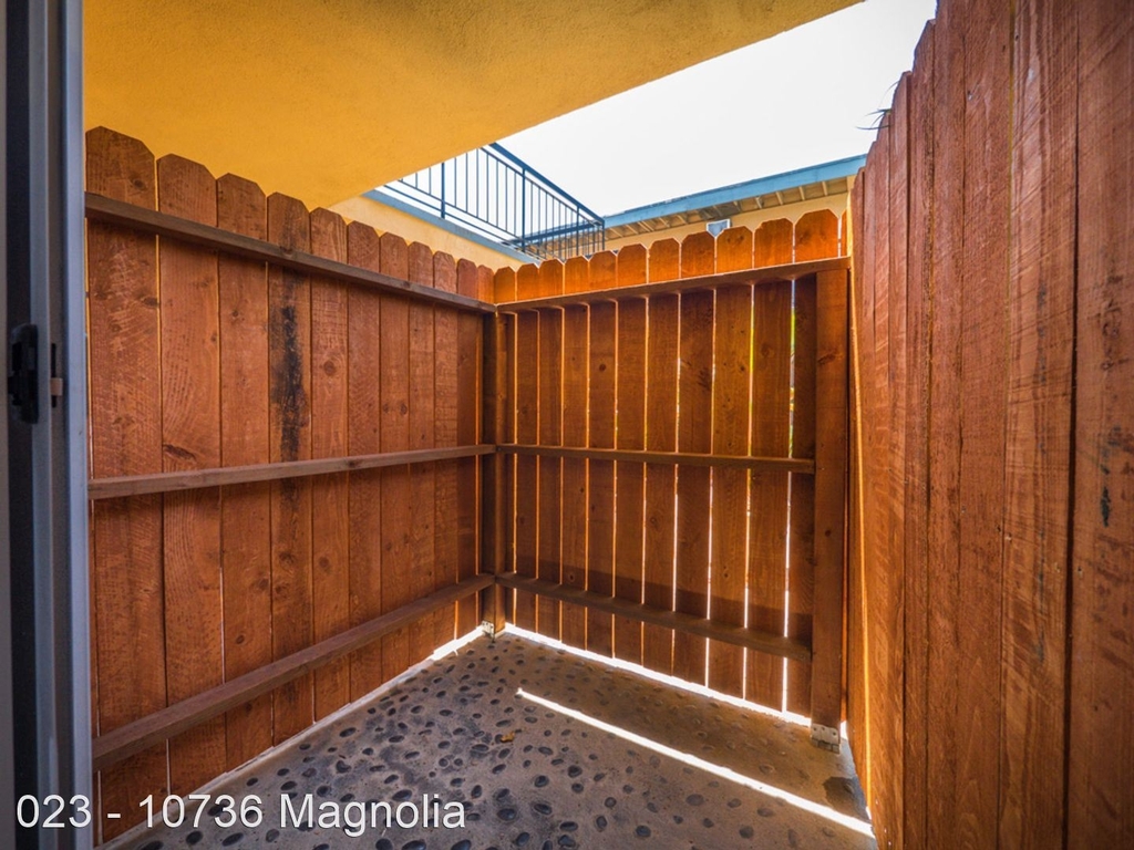 10736 Magnolia Blvd. - Photo 10