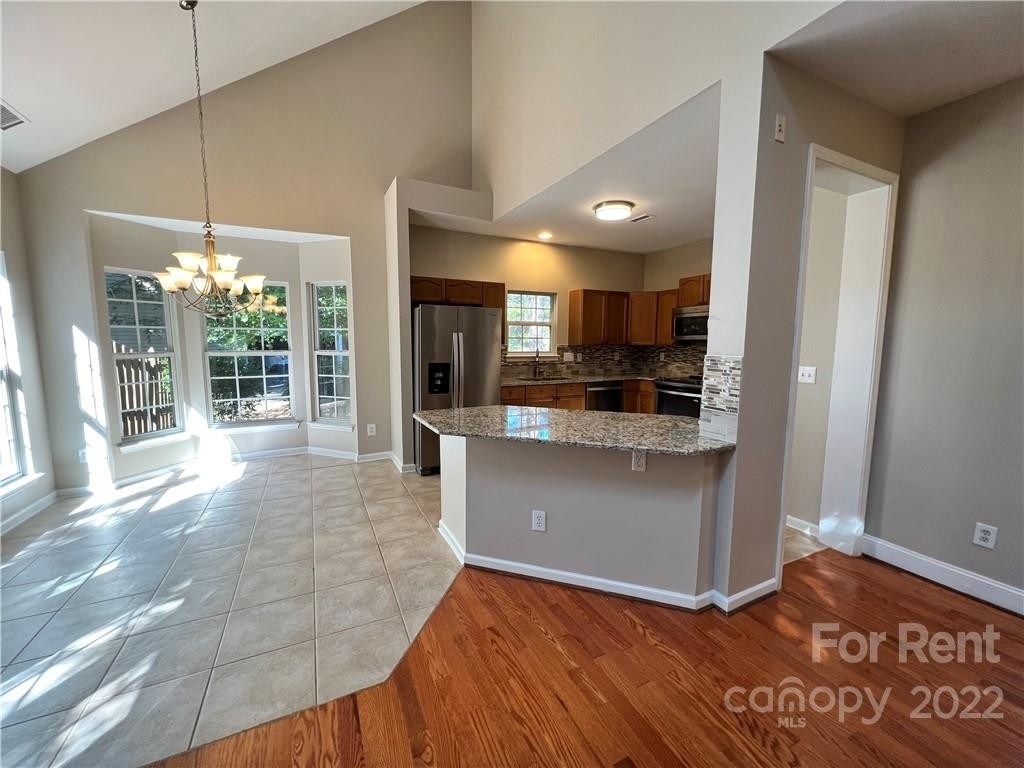 15643 Donnington Drive - Photo 4