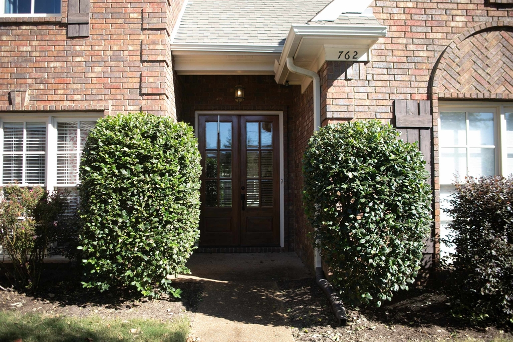 762 Crimson Oaks - Photo 1