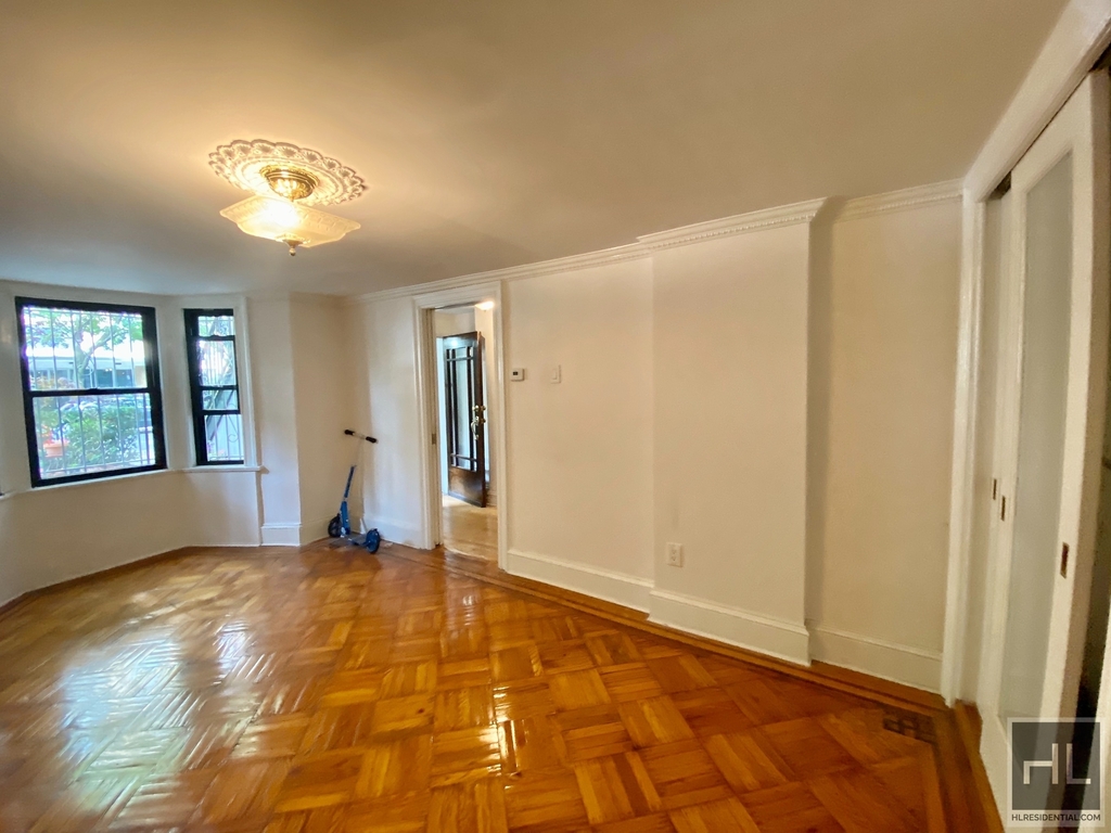 188 Hall Street - Photo 9