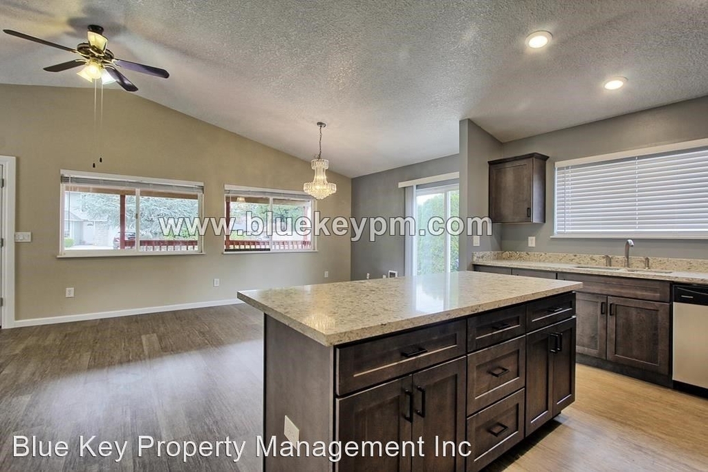 3026 Se 145th Ave - Photo 4