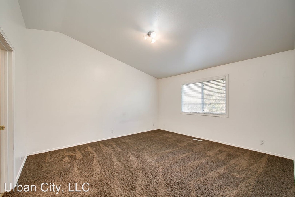 108 Waterbury - Photo 15