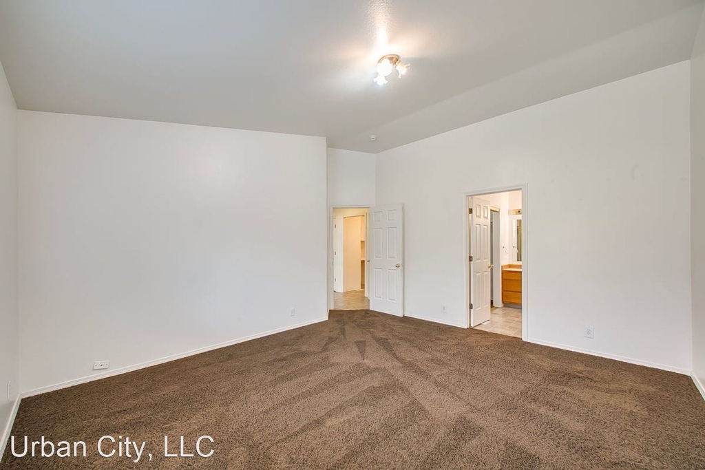 108 Waterbury - Photo 16