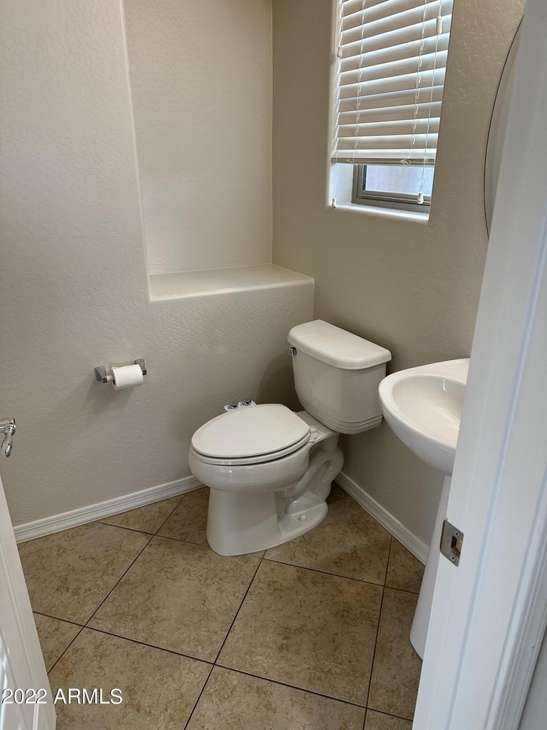 2224 W Beverly Lane - Photo 32