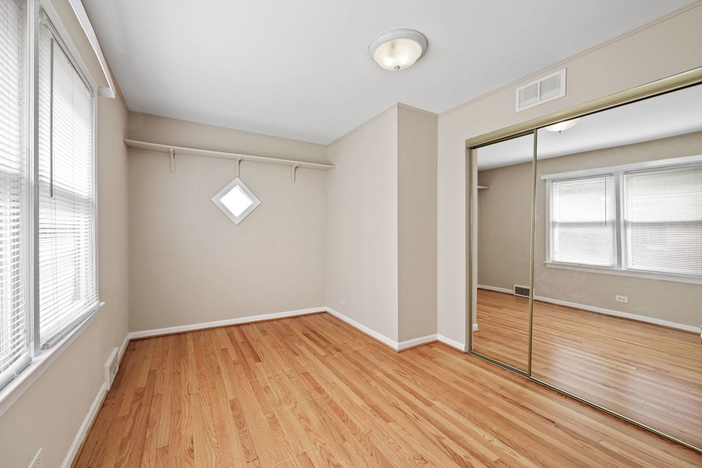 805 N Vail Avenue - Photo 9