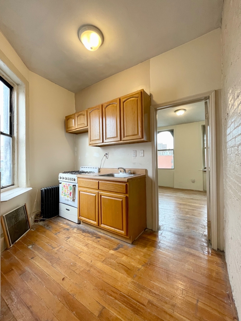 406 East 119th Street - Photo 10
