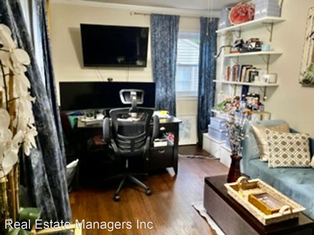 544 Manhasset Rd - Photo 2