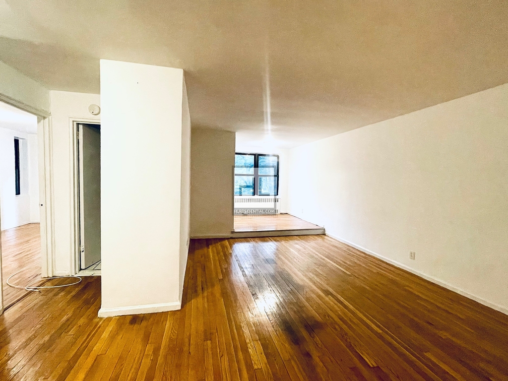 315 East 56 Street - Photo 1