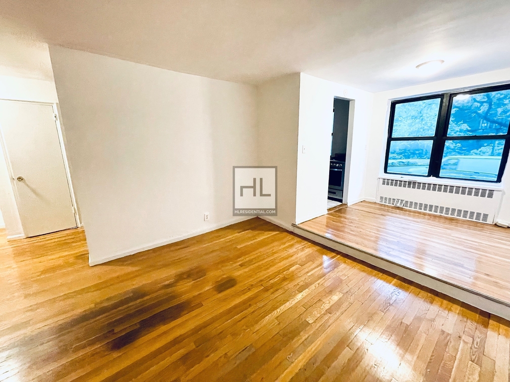 315 East 56 Street - Photo 0