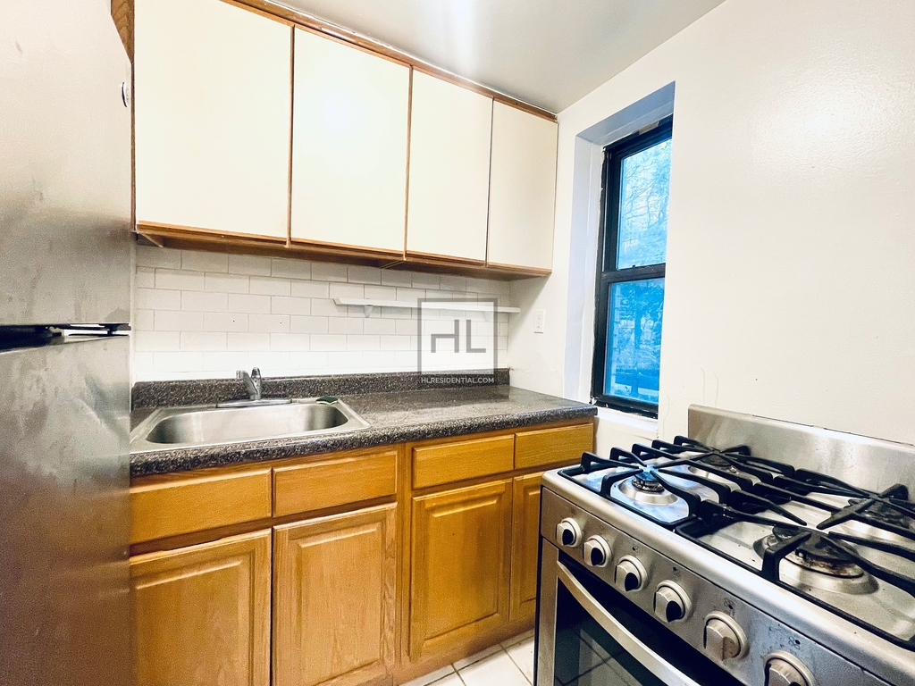 315 East 56 Street - Photo 2