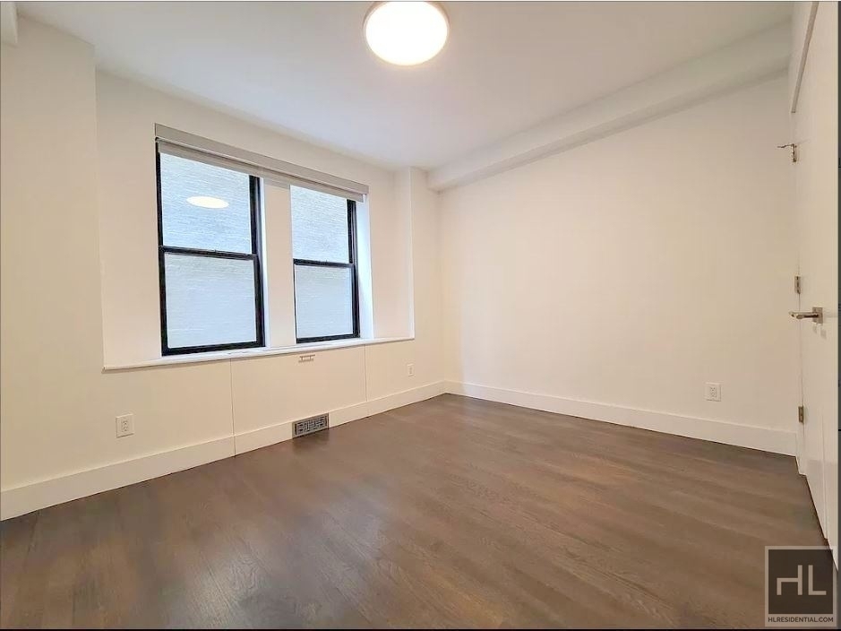 666 West End Avenue - Photo 9