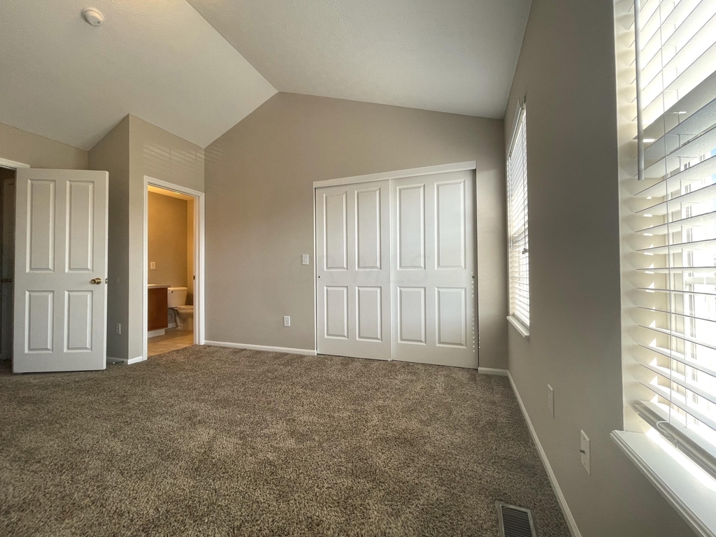 1004 Hartford Village Boulevard - Photo 29