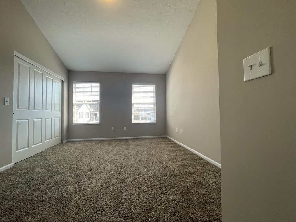 1004 Hartford Village Boulevard - Photo 25