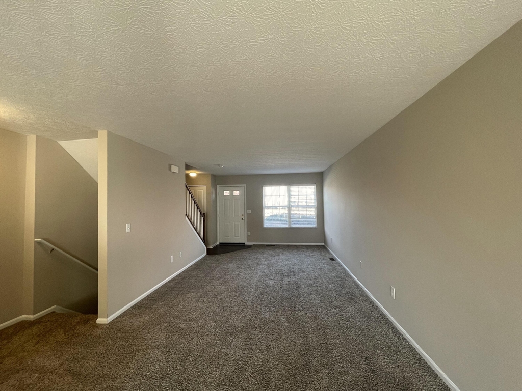 1004 Hartford Village Boulevard - Photo 20