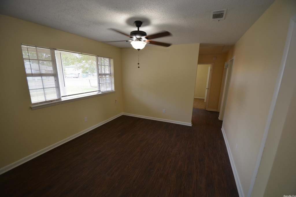 7401 Valley Drive - Photo 3