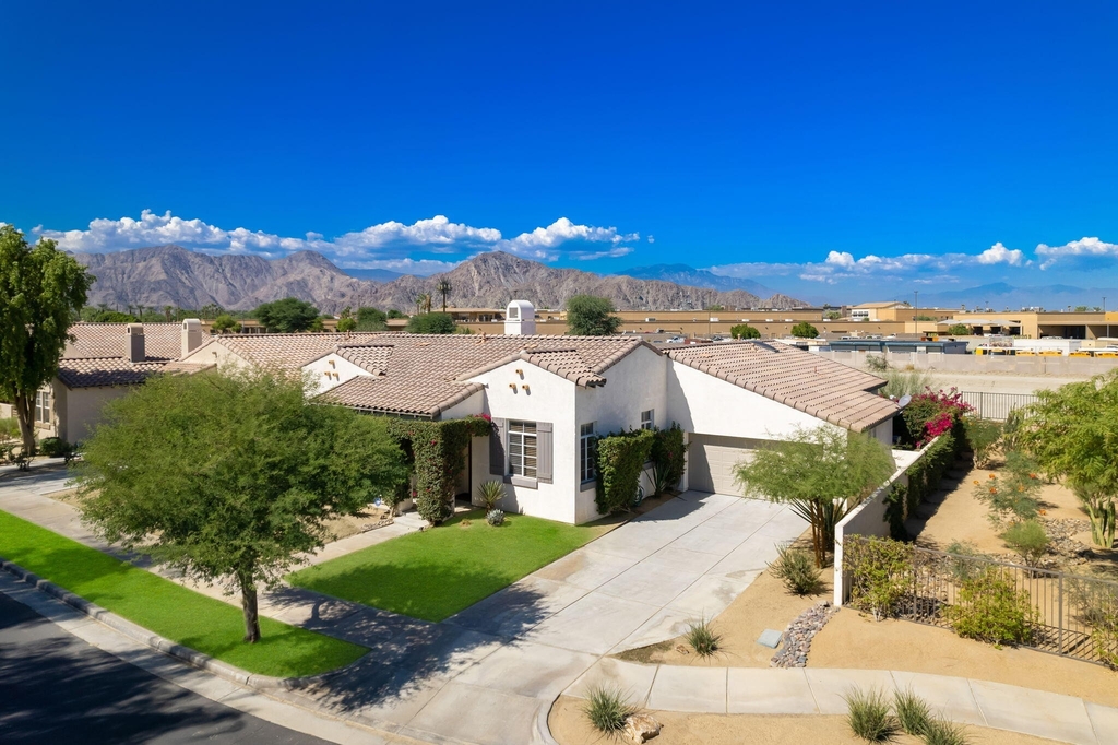 79700 Desert Willow Street - Photo 4