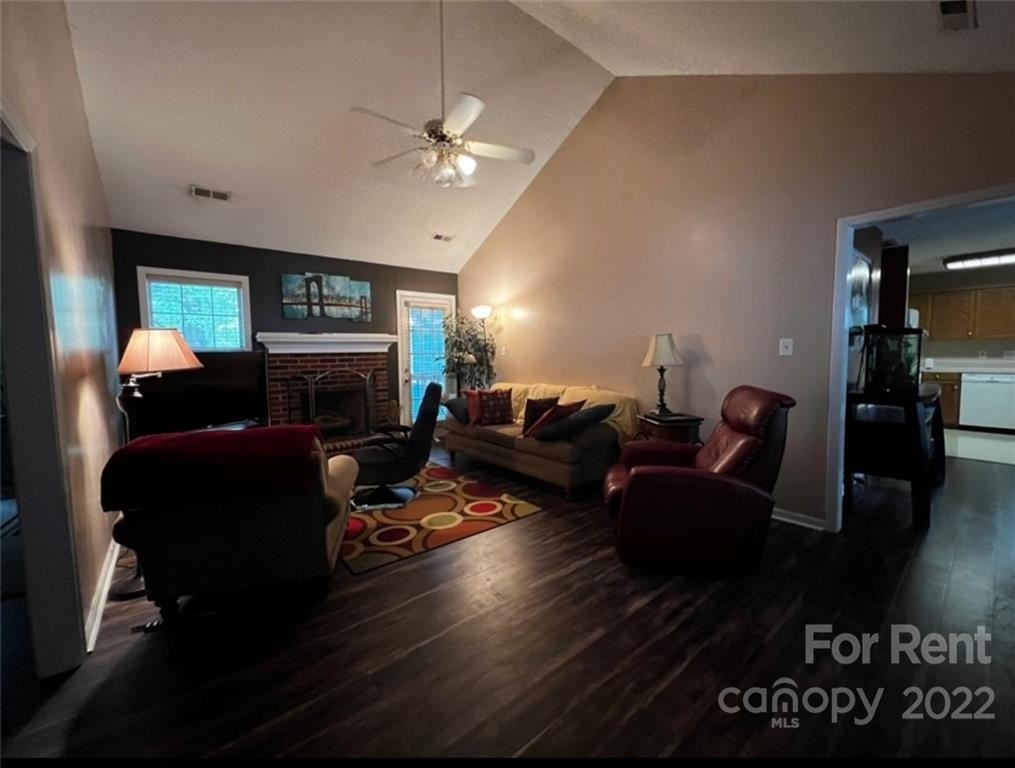 330 Glenridge Court - Photo 3