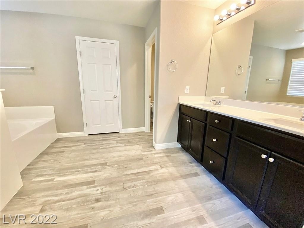 6529 Dolian Creek Street - Photo 21