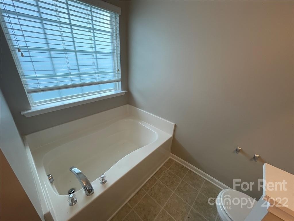 1922 Sugarbush Drive - Photo 7