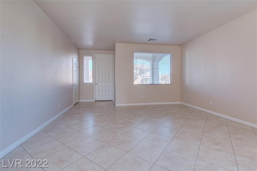 8205 Golden Cypress Avenue - Photo 3