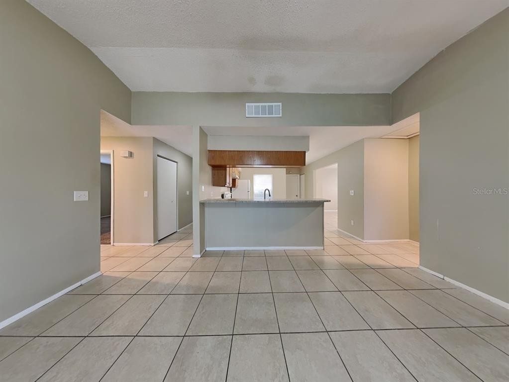 1034 Bridlewood Way - Photo 4