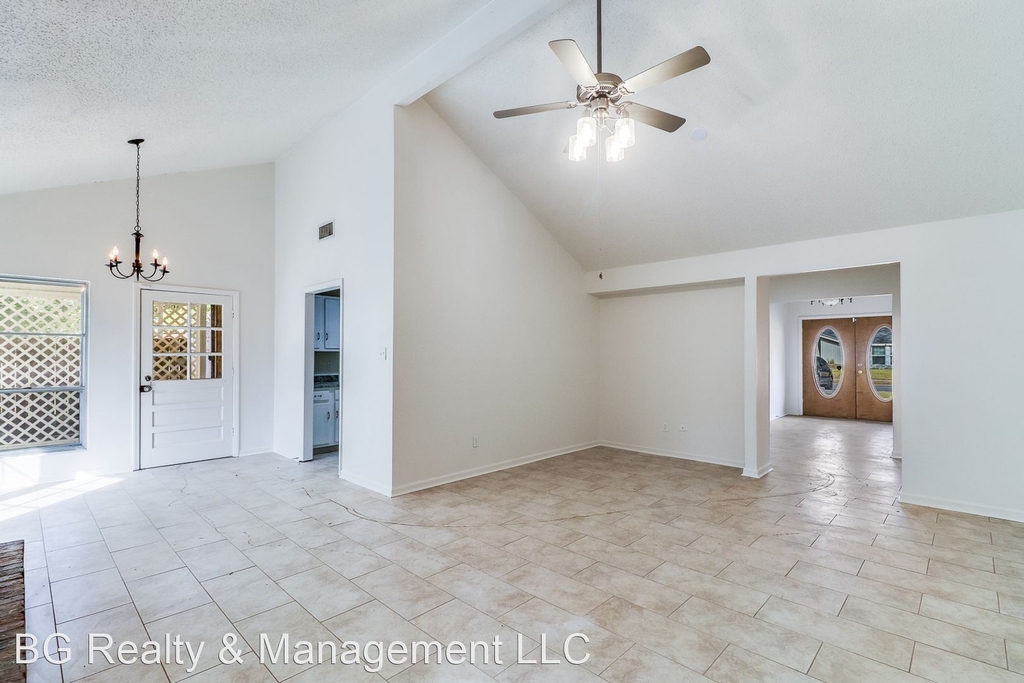 102 Verbena Circle - Photo 1