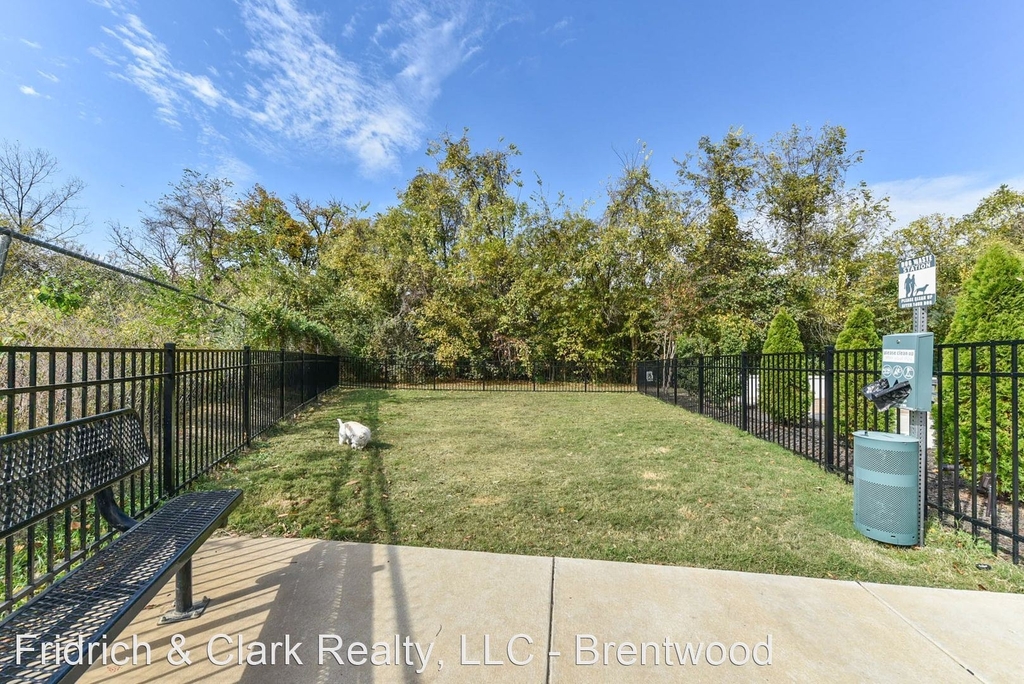 500 Vernon Cir - Photo 8